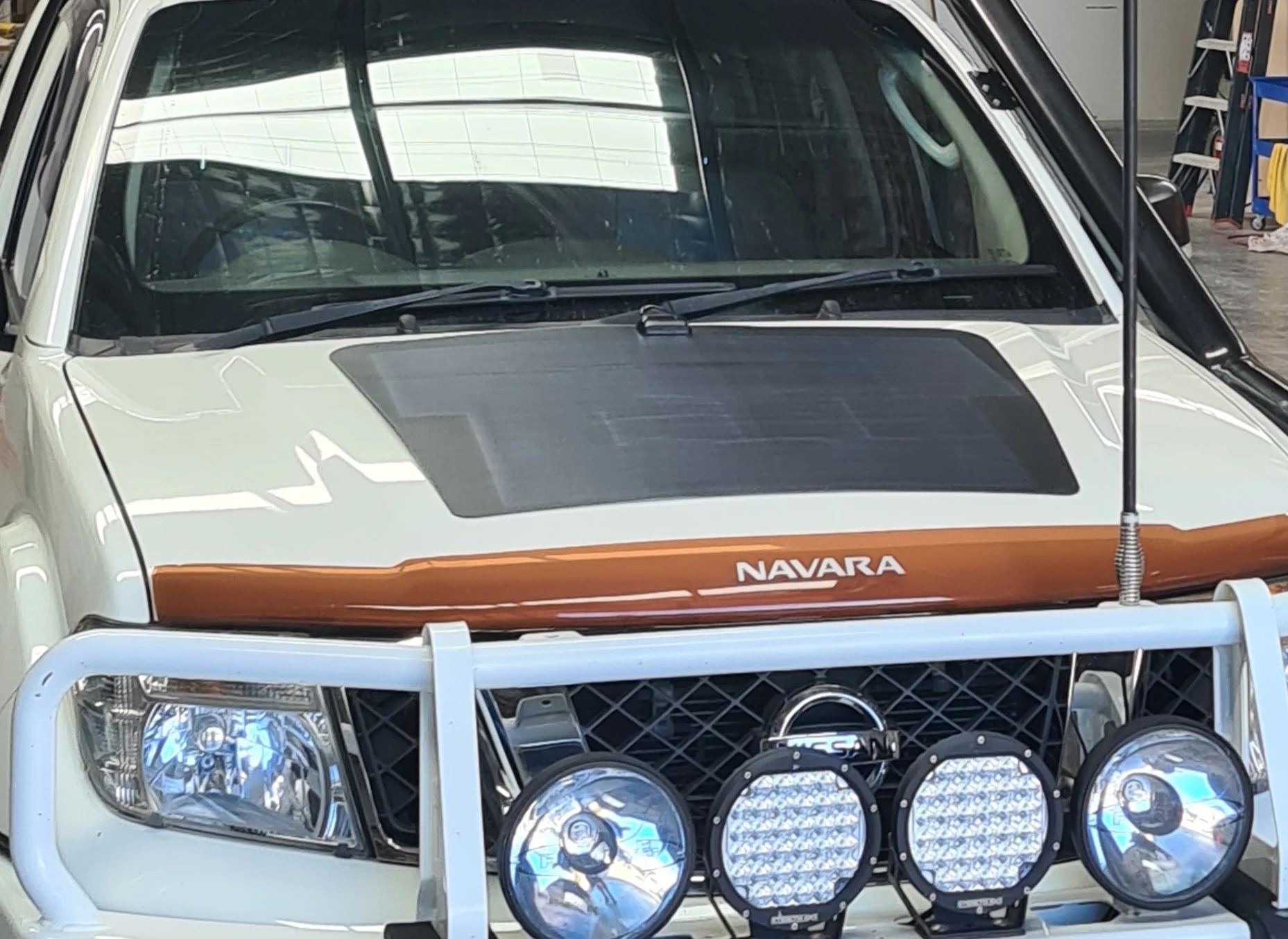 Navara-Pathfinder-Hood-Panel Bonnet Solar Panel - Nissan Navara D40 (2004 - 2015) 90-Watt - Image 1